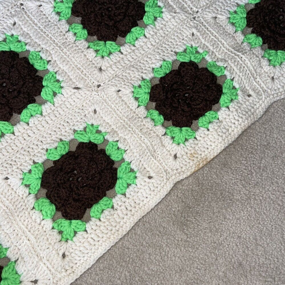 VTG 1970s Crochet 3D Rose Afghan Blanket Granny Square Tan Large 100x90 Queen - Picture 7 of 7